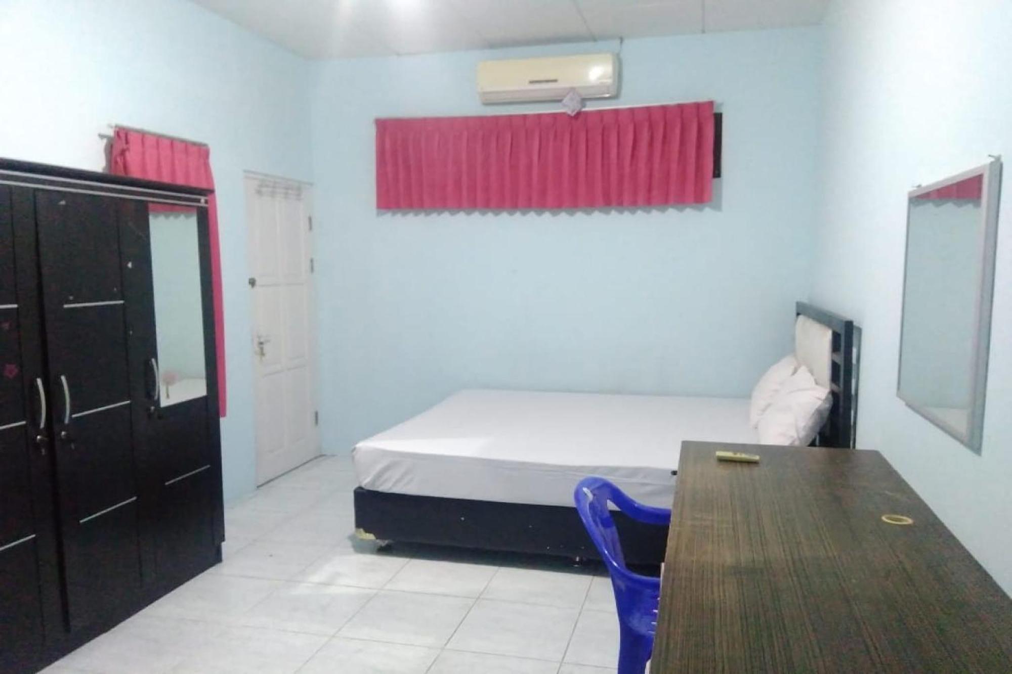 Oyo 90766 Gardenia Boarding House Hotel Purwokerto Kültér fotó