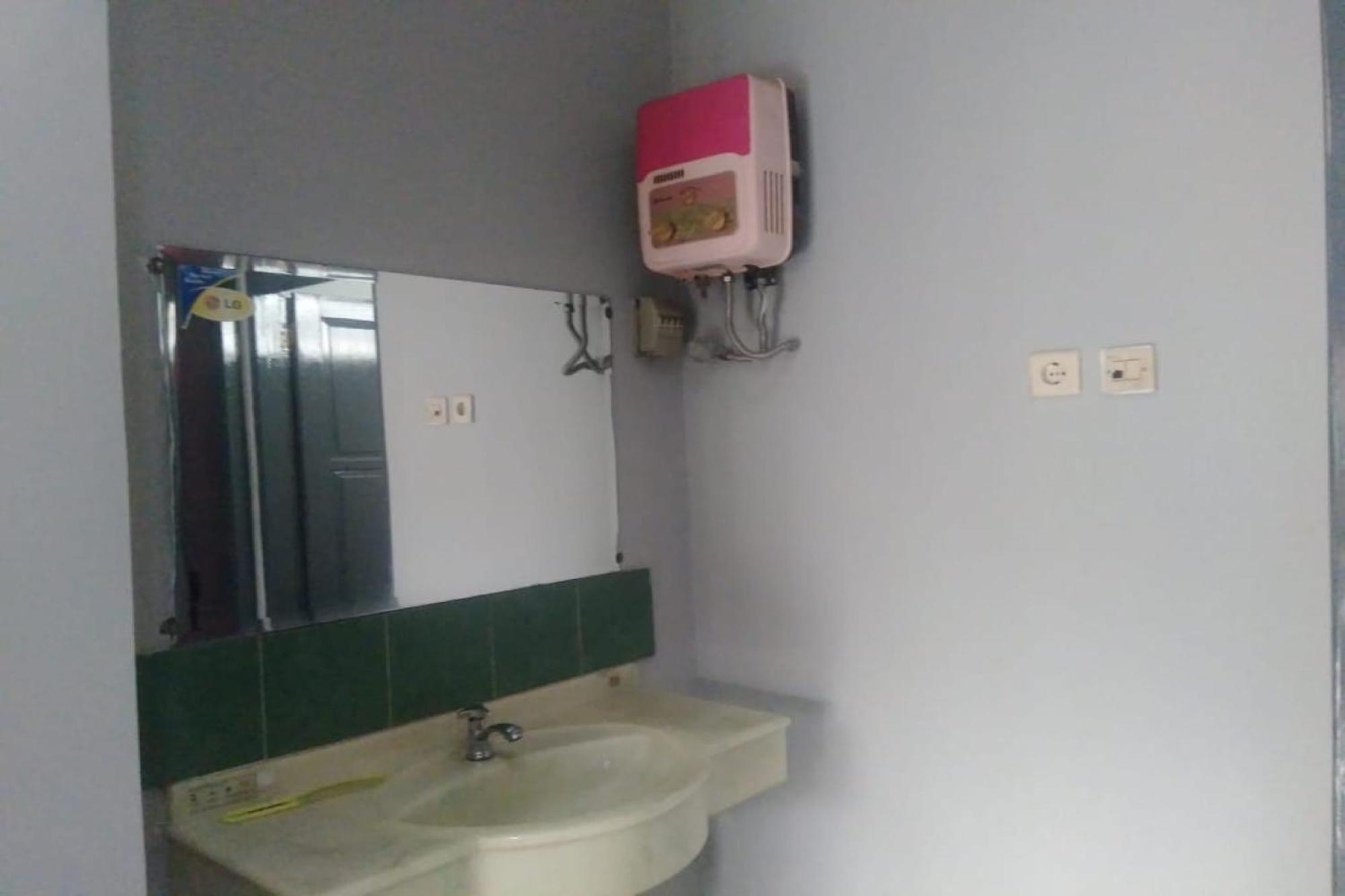 Oyo 90766 Gardenia Boarding House Hotel Purwokerto Kültér fotó